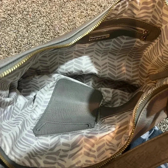 MMS HOBO VEAGAN LEATHER BAG TAUPE GRAY GOLD HARDWARE ZIPPER CLOSURE MEDIUM SIZE - Picture 6 of 10